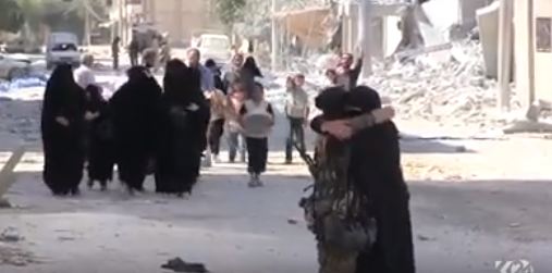 Bi wêne kêfxweşiya jinan piştî rizgarkirina Minbicê bibîn e